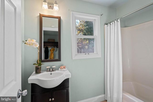 5305 WAKEFIELD RD, Bethesda, MD 20816