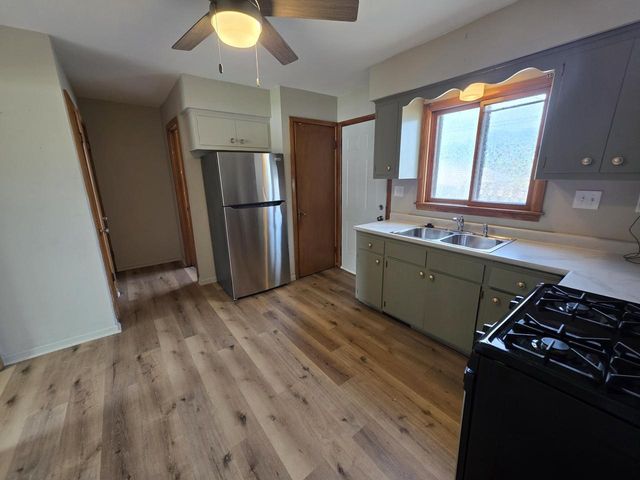 8534 W Villard AVENUE, Milwaukee, WI 53225