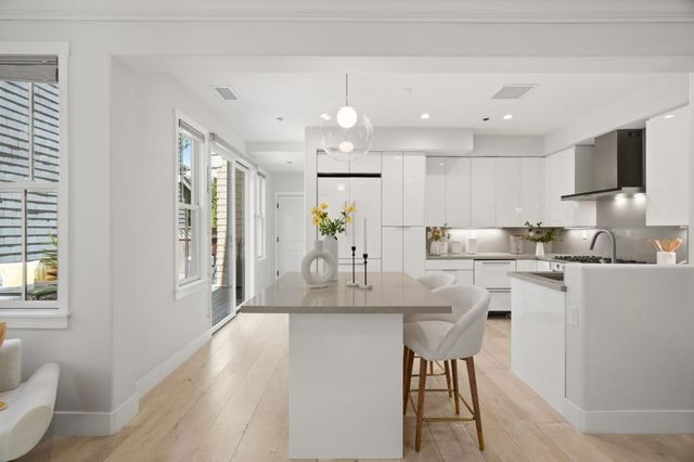 210 Morgan Lane, Menlo Park, CA 94025