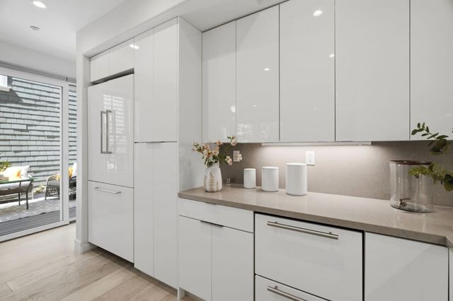 210 Morgan Lane, Menlo Park, CA 94025