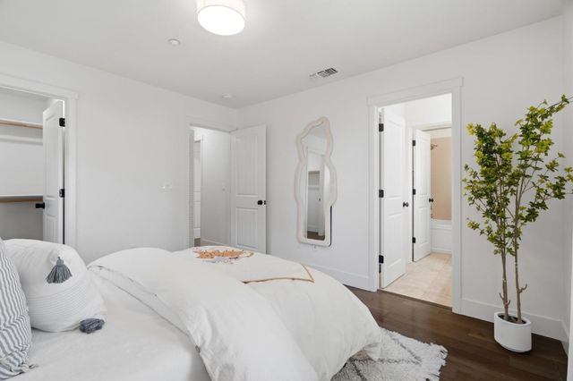 210 Morgan Lane, Menlo Park, CA 94025