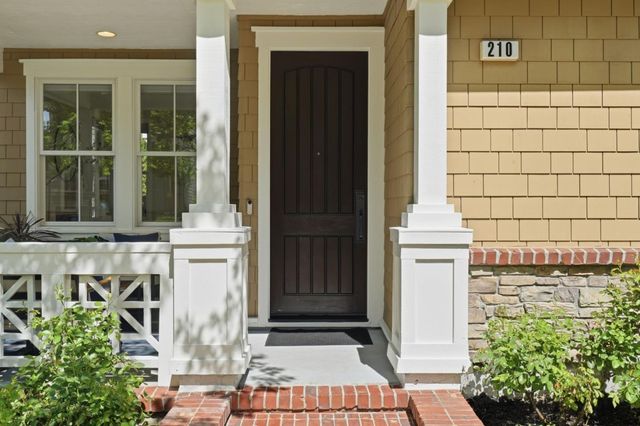210 Morgan Lane, Menlo Park, CA 94025