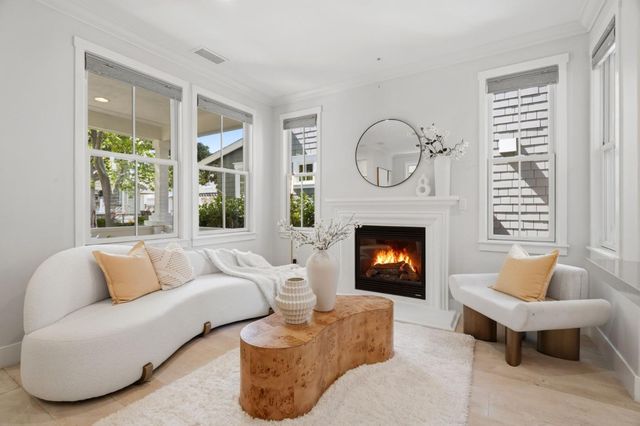 210 Morgan Lane, Menlo Park, CA 94025