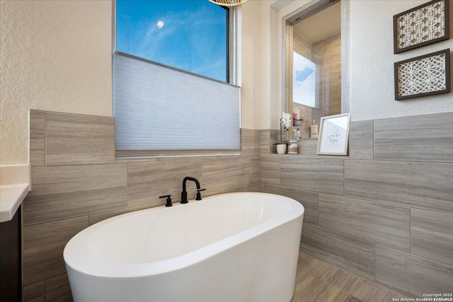 2119 KERRISDALE DR, San Antonio, TX 78260