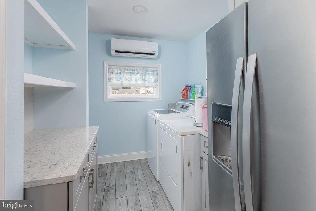 57 N REPAUNO AVE, Gibbstown, NJ 08027