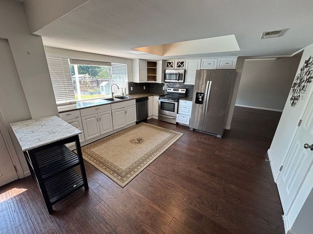 2113 Via Del Norte, Carrollton, TX 75006