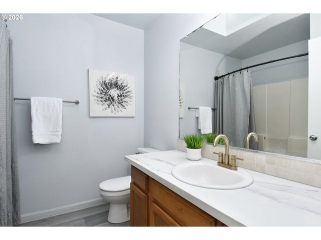 2546 Se 111TH Ave, Portland, OR 97266