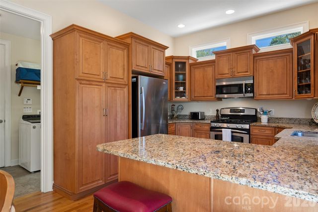 1033 Presidential Drive, Waynesville, NC 28786