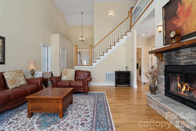 1033 Presidential Drive, Waynesville, NC 28786