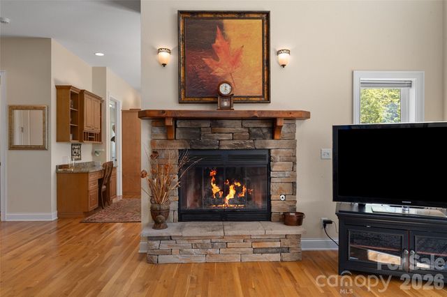 1033 Presidential Drive, Waynesville, NC 28786