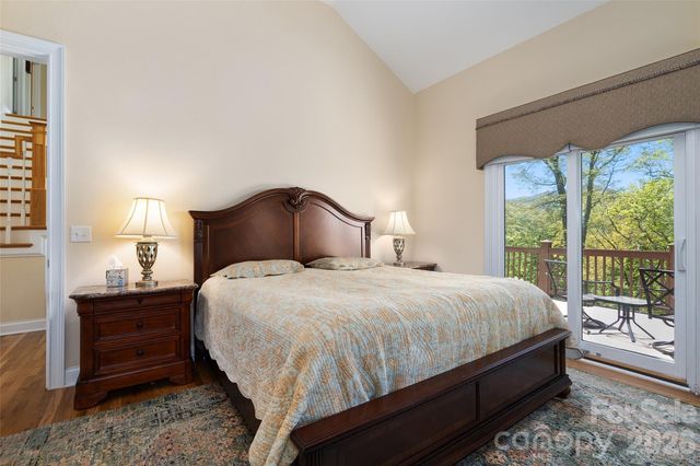 1033 Presidential Drive, Waynesville, NC 28786