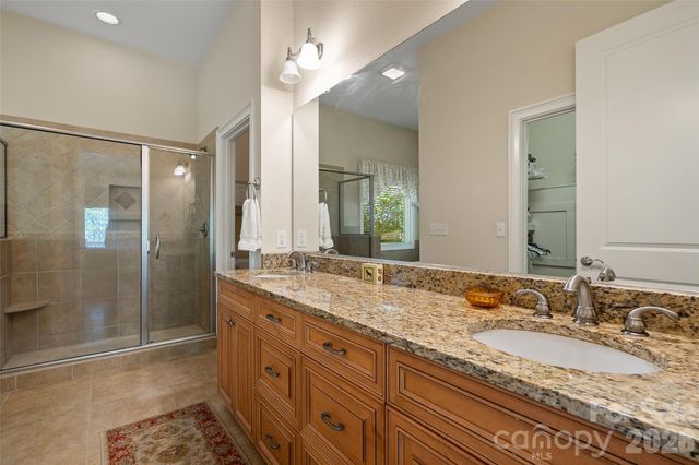 1033 Presidential Drive, Waynesville, NC 28786