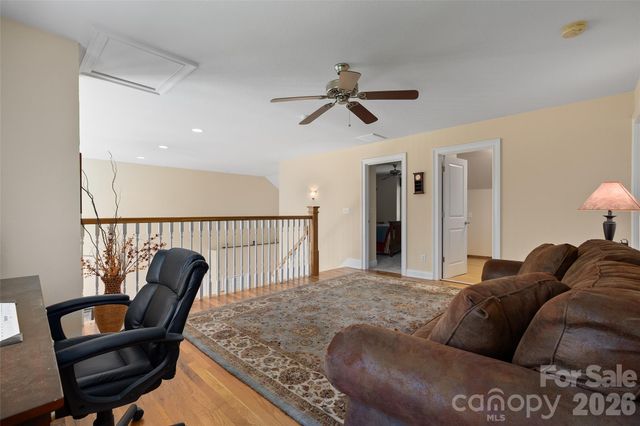 1033 Presidential Drive, Waynesville, NC 28786