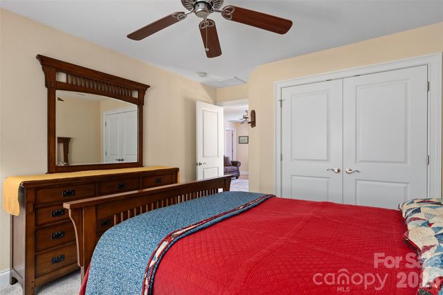 1033 Presidential Drive, Waynesville, NC 28786