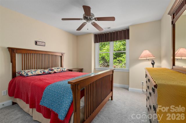 1033 Presidential Drive, Waynesville, NC 28786