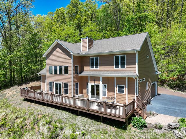 1033 Presidential Drive, Waynesville, NC 28786