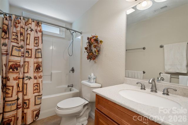 1033 Presidential Drive, Waynesville, NC 28786