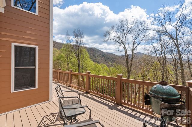 1033 Presidential Drive, Waynesville, NC 28786