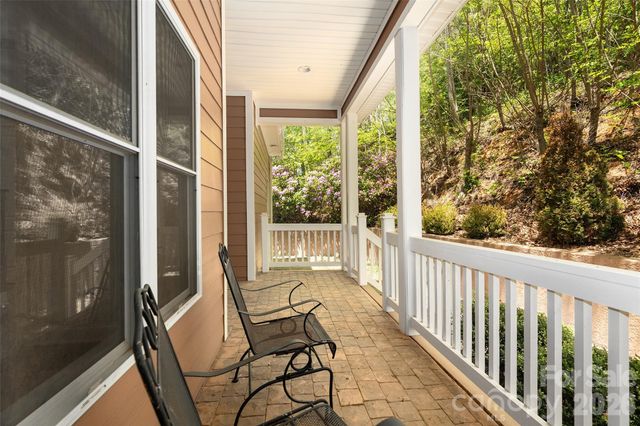 1033 Presidential Drive, Waynesville, NC 28786