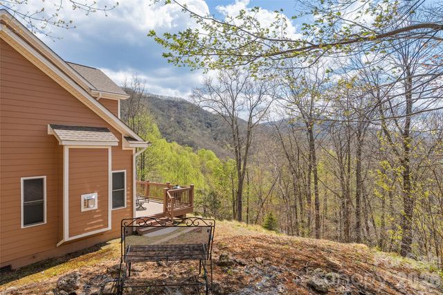1033 Presidential Drive, Waynesville, NC 28786
