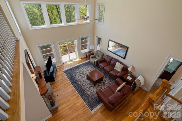 1033 Presidential Drive, Waynesville, NC 28786