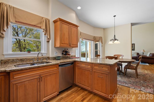 1033 Presidential Drive, Waynesville, NC 28786