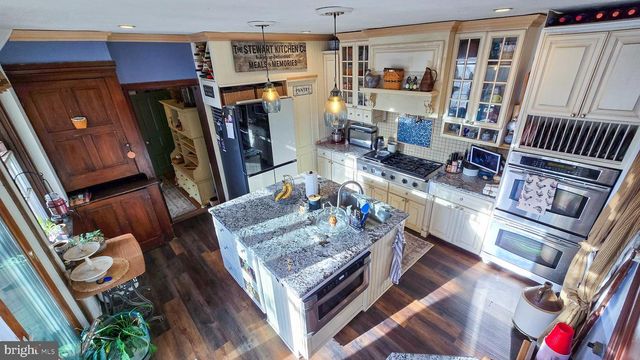 5 CHURCH ST, Glen Rock, PA 17327