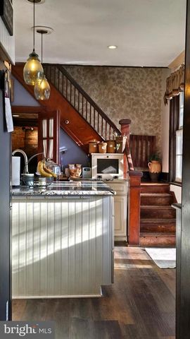 5 CHURCH ST, Glen Rock, PA 17327