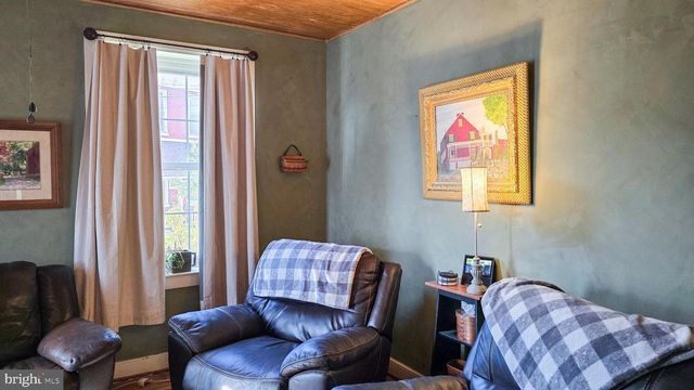 5 CHURCH ST, Glen Rock, PA 17327