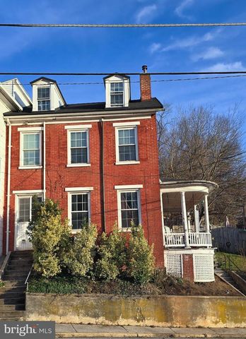 5 CHURCH ST, Glen Rock, PA 17327