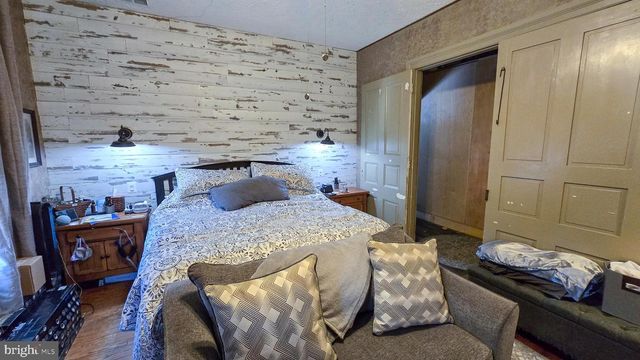 5 CHURCH ST, Glen Rock, PA 17327