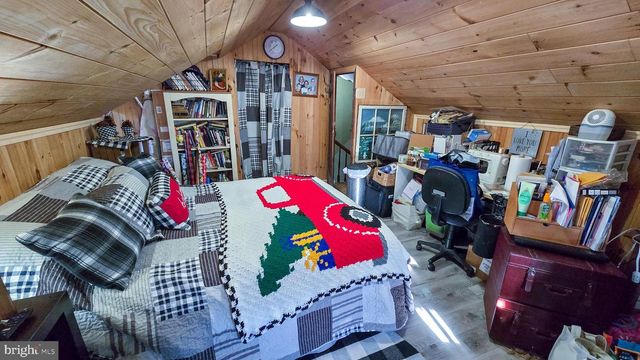 5 CHURCH ST, Glen Rock, PA 17327