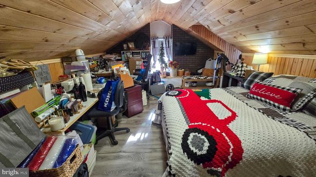 5 CHURCH ST, Glen Rock, PA 17327