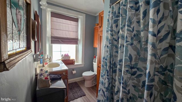 5 CHURCH ST, Glen Rock, PA 17327