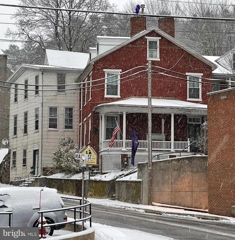 5 CHURCH ST, Glen Rock, PA 17327