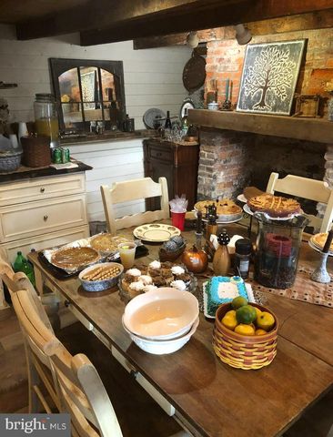 5 CHURCH ST, Glen Rock, PA 17327