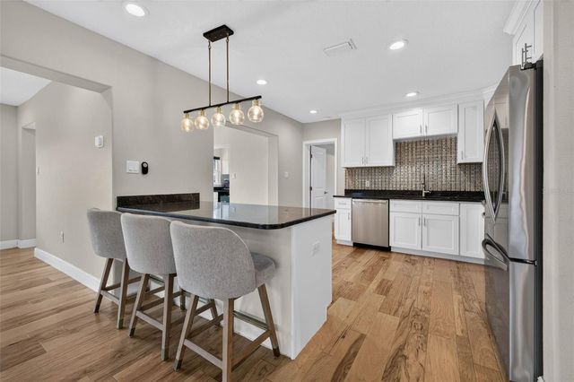 5810 20TH AVENUE S, St Petersburg, FL 33707