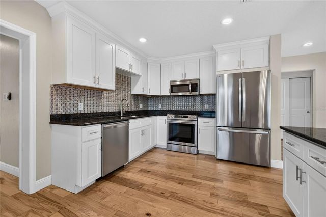 5810 20TH AVENUE S, St Petersburg, FL 33707