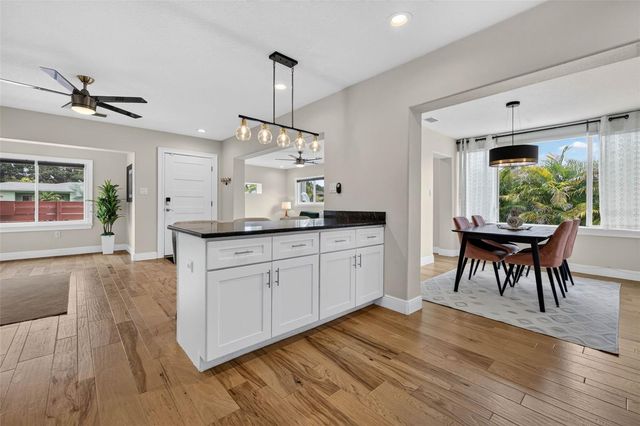 5810 20TH AVENUE S, St Petersburg, FL 33707