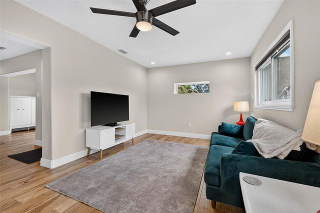 5810 20TH AVENUE S, St Petersburg, FL 33707