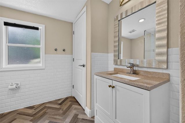 5810 20TH AVENUE S, St Petersburg, FL 33707