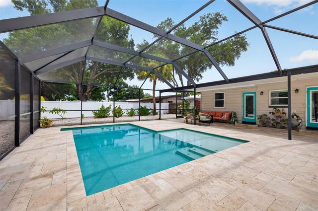 5810 20TH AVENUE S, St Petersburg, FL 33707