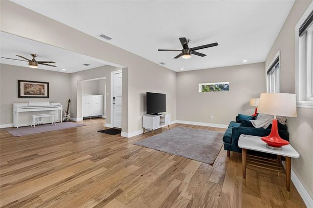 5810 20TH AVENUE S, St Petersburg, FL 33707