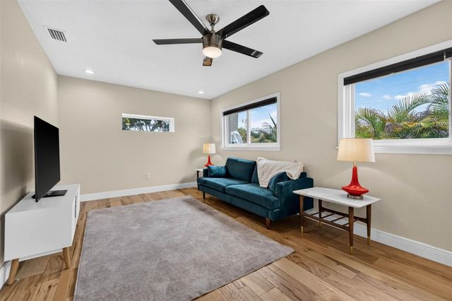 5810 20TH AVENUE S, St Petersburg, FL 33707
