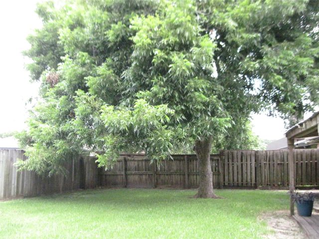 16811 Stardale Lane, Friendswood, TX 77546