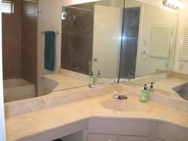 16811 Stardale Lane, Friendswood, TX 77546