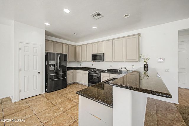 8 E Adytum Place, Vail, AZ 85641