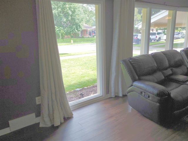 2410 Middlefield Road, Trenton, MI 48183