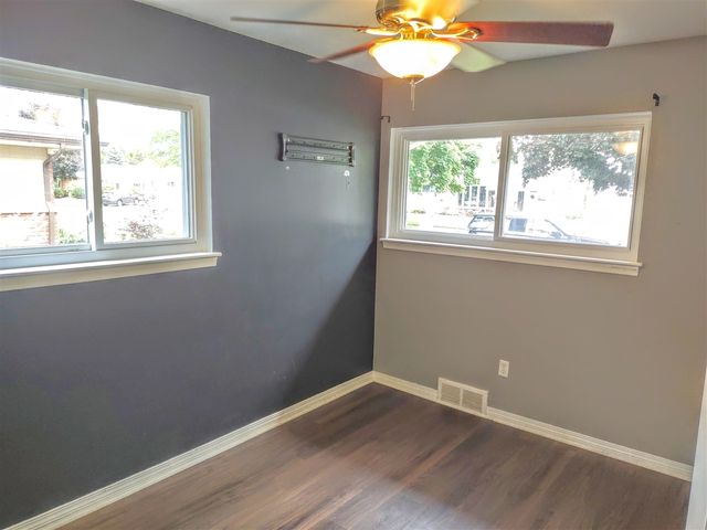 2410 Middlefield Road, Trenton, MI 48183