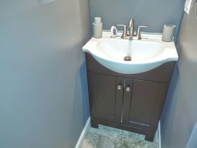 2410 Middlefield Road, Trenton, MI 48183